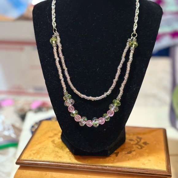 Elegant Crystal and Glass Beaded Necklace - Picture 1 of 4